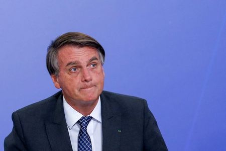 Bolsonaro diz já conversar com possível vice e prevê anúncio