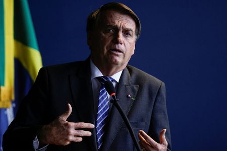 Bolsonaro volta a atacar Alexandre de Moraes e chama prisão