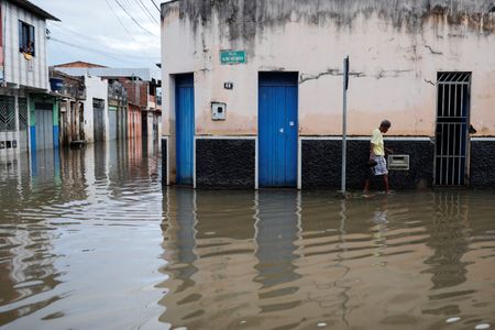 Queiroga anuncia envio de vacinas e medicamentos a cidades baianas